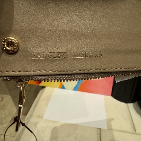 Badgley Mischka Logo Quilted Wallet - Picture 4 of 5